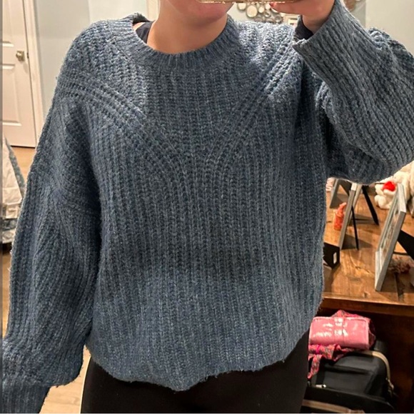 abercrombie and fitch sweater - Picture 1 of 5